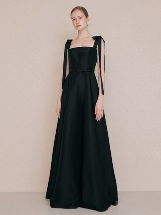 Designer fashion, Seoul-fully created | W Concept Black Formal Dresses Long, Gothic Coquette, Evening Gala, Ellie Saab, Black Dress Formal, Wedding Dress Fabrics, Evening Dress Fashion, Suspender Dress, Professional Fashion