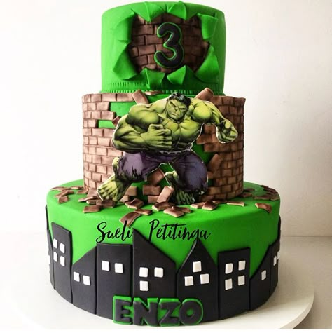 Hulk Pasta, Hulk Cake Ideas, Bolo Do Hulk, Hulk Smash Cake, Hulk Theme Party, Hulk Birthday Cake, Incredible Hulk Cake, Bolo Hulk, Hulk Birthday Cakes