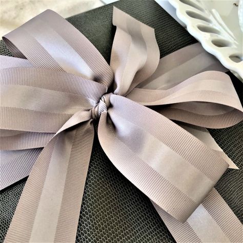 Urban Vintage LA Gift Wrap 🎁 (@uvlagiftwrap) • Instagram photos and videos Corporate Gifts Business, Hostess Gifts Thanksgiving, Thanksgiving Hostess, Rose Gold Ribbon, Gifts Corporate, Unique Gift Wrapping, Gift Ribbon, Hanukkah Gifts, Leather Gifts