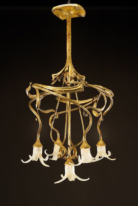 ** TONY SELMERSHEIM (1871-1971), lustre en bronze doré Art Nouveau Lighting, Art Nouveau Lamps, Lampe Art Deco, Art Nouveau Furniture, Art Nouveau Architecture, Deco Originale, Antique Chandelier, Art Deco Chandelier, Art Nouveau Design