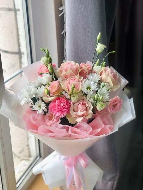 Flower Bouquets Valentine's Day, Graduation Flowers Bouquet, Flowers For Girlfriend, Flower Boquet, Birthday Flowers Bouquet, Pink Flower Bouquet, Graduation Flowers, Luxury Flower Bouquets, Money Flowers