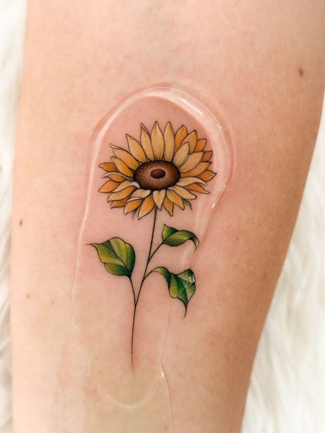 Mini Sunflower Tattoo, Girasoles Tattoo, 3d Flower Tattoos, Mini Sunflowers, Wildflower Tattoo, Sunflower Tattoos, Beautiful Tattoo, Botanical Tattoo, Next Tattoo