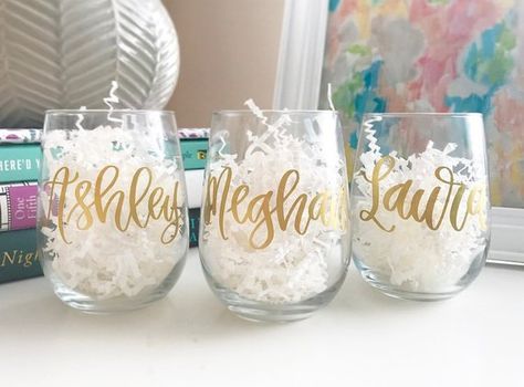 Name Wine Glasses, Personalised Wine Glasses, Bridesmaid Wine Glasses, Birthday Wine Glasses, Engraved Jewelry Box, Bridesmaid Wine, Wedding Wine Glasses, Birthday Wine Glass, Custom Wine Glass