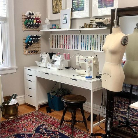 Get inspired with these IKEA Sewing Room Ideas. Our images will help take your creative ideas to the next level, helping you create the perfect space... #ikeasewingroomideas #sewingroomideasikea #sewingroomideas #sewingroomorganization #smallsewingroomorganizationideasikea #sewingroomstorageideasikea #sewingroomideasusingikeafurniture #ikeaideasforasewingroom #sewingroomideasfromikea Ikea Sewing Room Ideas, Ikea Sewing Room, Sewing Studio Space, Ikea Sewing Rooms, Sewing Room Ideas, Small Sewing Rooms, Knitting Room, Sewing Desk, Sewing Station