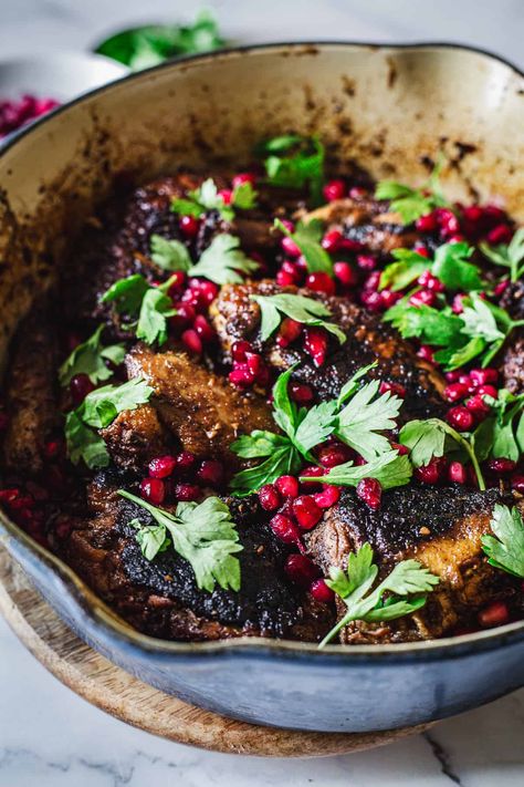 This tangy-sweet pomegranate chicken with pomegranate molasses is simple, yet festive enough for Rosh Hashana or Thanksgiving! Pomegranate Chicken Recipes, Chicken With Pomegranate, Pomegranate Chicken, Walnut Chicken, Pomegranate Sauce, Pomegranate Recipes, Recipe Using Chicken, Persian Cuisine, Roasted Chicken Thighs