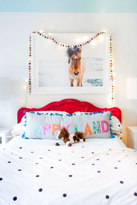 Horse Girls Bedroom, Horse Room Decor, Horse Themed Bedrooms, Pink Bed Sheets, Horse Bedroom, Cowgirl Bedroom, Horse Room, Girl Bedrooms