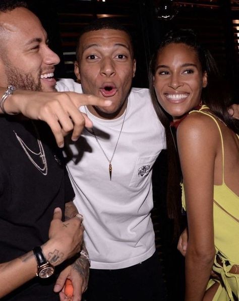 Kylian Mbappe And Neymar Jr, Neymar And Mbappe, Mbappe And Neymar, Ines Rau, Football Wags, Kylian Mbappe, Neymar Jr, Soccer Players, Neymar