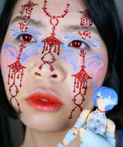 Five looks we love this week 👾👻🧬🧪👽🛸 Skate Date, Funky Makeup, Morning Makeup, Good Lighting, Anime Makeup, Swag Makeup, Graphic Liner, Fun Size, Eye Makeup Art