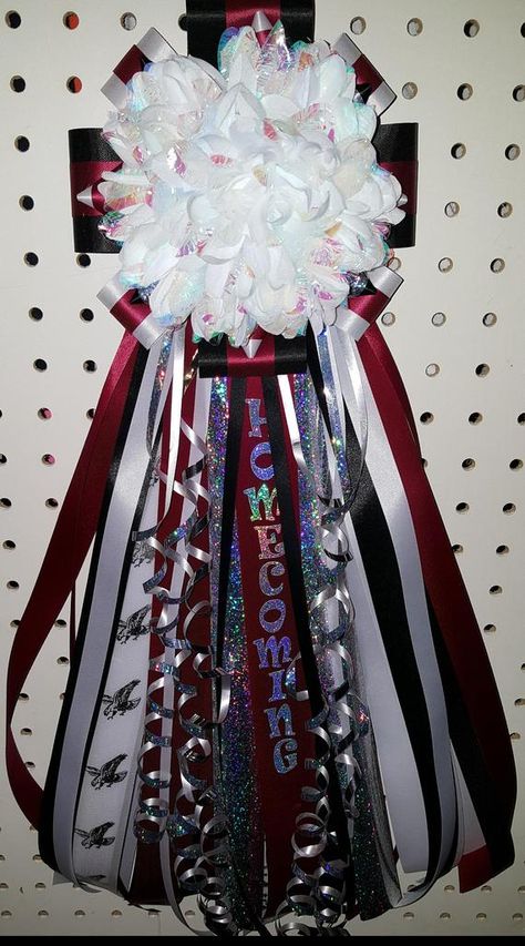 Mum Homecoming, Homecoming Mums Senior, Graduation Money Lei, Football Mums, White Mums, Homecoming Mums Diy, Money Lei, Pink Bird, Homecoming Mums