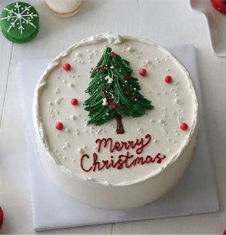 Merry Christmas Cake Christmas Themed Cake, Christmas Cake Designs, New Year's Cake, Christmas Cake Decorations, Xmas Cake, Mini Cakes Birthday, Creative Cake Decorating, Cake Decorating Ideas, Christmas Cakes