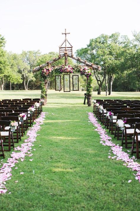 Wedding Arch Indoor, Ceremony Aisle, Wedding Altars, Venue Ideas, Wedding Aisle, Flower Petal, Ceremony Decorations, Trendy Wedding, Outdoor Ceremony