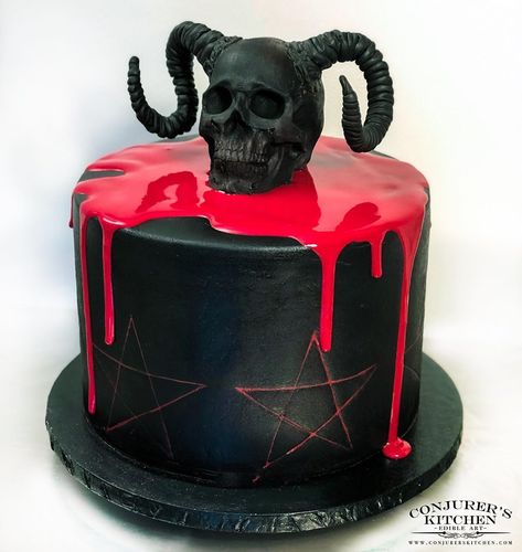 Gothic Birthday Cakes, Scary Cakes, Gothic Cake, Metallic Cake, Cool Birthday Cakes, Metal Girl, Decadent Desserts, Cobbler, Cute Food