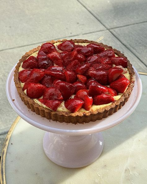 L’Appartement 4F | Strawberry season is upon us! 🍓 Tarte aux Fraises & Rose: Sumac strawberry fruit tart, with rose pastry cream and candied pistachios.… | Instagram Candied Pistachios, Rose Pastry, Fruit Tart Cake, Strawberry Tart, Strawberry Season, Pastry Cream, Strawberry Fruit, Fruit Tart, Baking Ideas