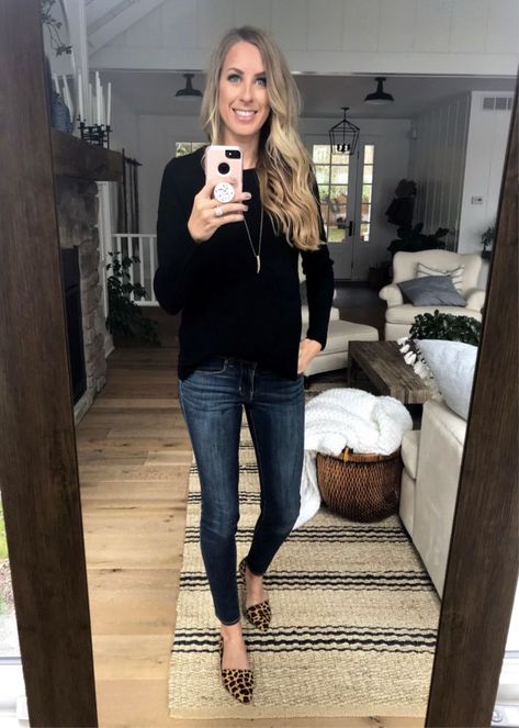 black sweater leopard flats Leopard Print Flats Outfit, Leopard Loafers Outfit, Animal Print Shoes Outfit, Leopard Print Shoes Outfit, Leopard Flats Outfits, Leopard Shoes Outfit, Work Outfits Frauen, Leopard Loafers, Loafers Outfit