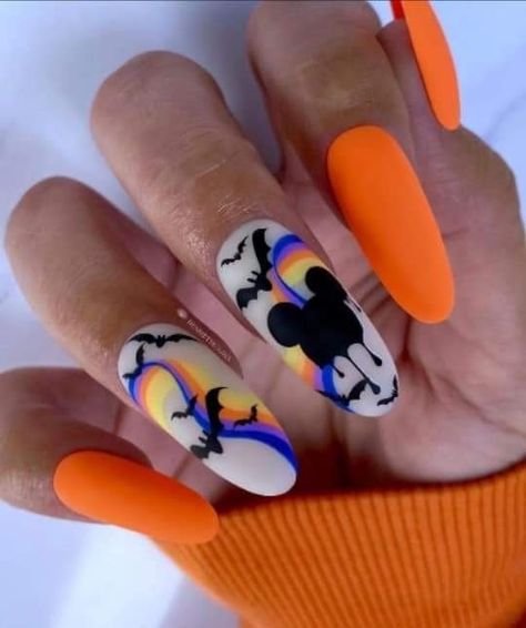 Mickey Ghost Nails, Hallow Nails, Mickey Mouse Halloween Nails, Fall Disney Nails, Disney Halloween Nails Design, Disney Fall Nails, Challenge Nails, Manicure Halloween, Nails Pumpkin