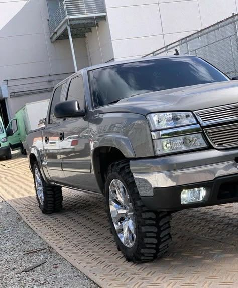 Cateye Chevy 1500, 2006 Chevy Silverado 1500 Lifted, Cheyenne 2006, Cateye Silverado, Cat Eye Silverado, Cateye Chevy, Chevy Cateye, 2006 Chevy Silverado 1500, Cloud Tattoo Sleeve