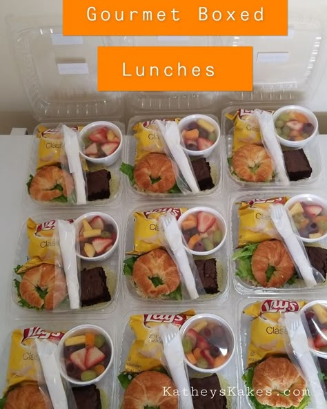 Desserts To Go, Food Boxes Ideas, Boxed Lunch Ideas For Adults Party, Lunch Box Business Ideas, Individual Lunch Boxes For Party, Food Prep Business, Mini Lunch Ideas, Food Box Ideas, Kids Party Lunch Box Ideas