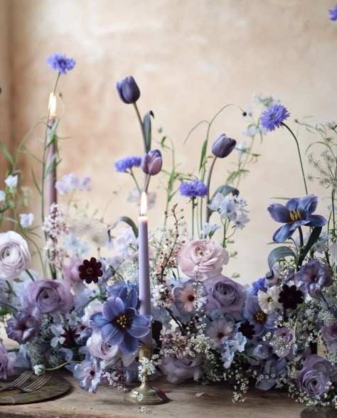 Purple Flower Decorations Wedding Ideas, Violet And Blue Wedding, Purple Flowers Wedding Decoration, Purple And Blue Floral Arrangements, Blue And Purple Flower Arrangements, Purple Wedding Florals, Tiana Wedding, Purple Flower Arrangements, Blue Flower Arrangements