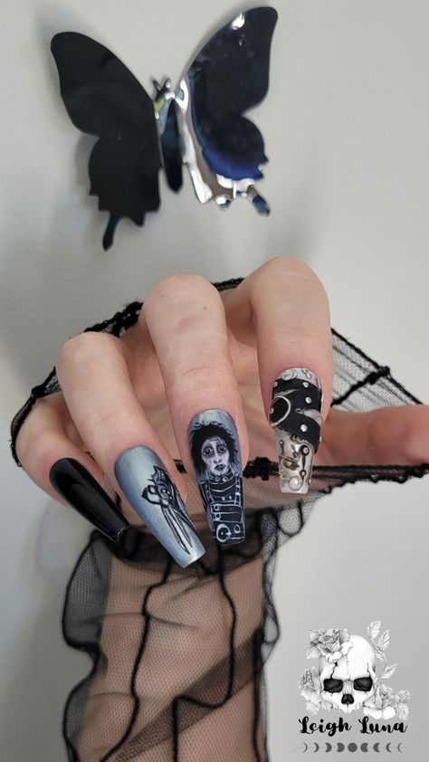 Edward Scissorhands Nail Art, Edward Scissorhands Nails, Edward Scissor, Scissor Hands, Hands Nails, Spooky Nails, Edward Scissorhands, Halloween Door Decorations, Cat Nails