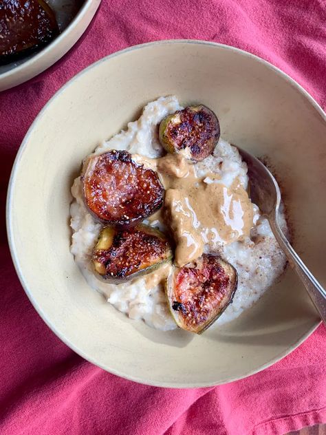 10-Minute Creamy Oatmeal with Sweet Figs and Cinnamon - Christine Byrne Nutrition Fig Oatmeal, Hotel Breakfast Buffet, Fig Season, Creamy Oatmeal, Cinnamon Milk, Fresh Figs, Mouth Watering Food, Food And Drink Recipes, Breakfast Buffet