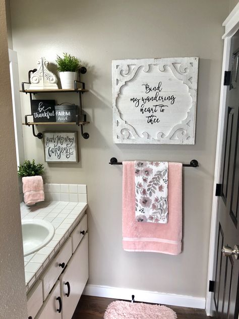 I went with light walls and splashes of pink in this semi rustic guest bathroom. Relaxing Bathroom Decor, Little Mermaid Bathroom, Girl Bathroom Decor, Teen Bathrooms, Mermaid Bathroom Decor, Relaxing Bathroom, Pink Bathroom Decor, Bathroom Decor Themes, Guest Bathroom Decor