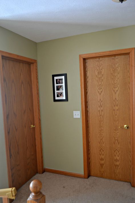 Ideas For Closet Doors, Wallpaper Closet Doors, Interior Door Colors Ideas, Wallpaper Makeover, Wallpaper Closet, Interior Door Makeover, Closet Doors Painted, Incredible Wallpaper, Painted Closet