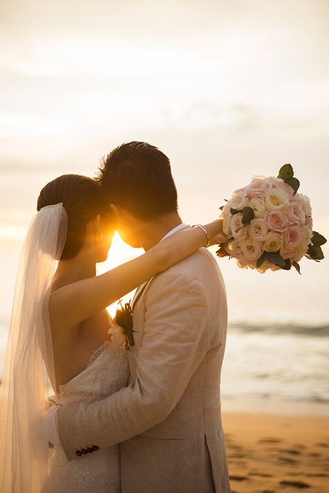 Beach Wedding Pics, Canon Photoshoot, Wedding Fotos, Phuket Wedding, Wedding Portrait Poses, Thailand Wedding, Love Beach, Pose Fotografi, Wedding Picture Poses