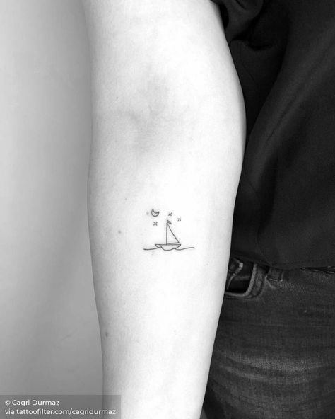 Wrist Doodles, Little Boat Tattoo, Sailboat Tattoo Simple, Sailing Tattoo, Minimal Inspiration, Tattoo Easy, Sailboat Tattoo, Boat Tattoo, Inner Forearm