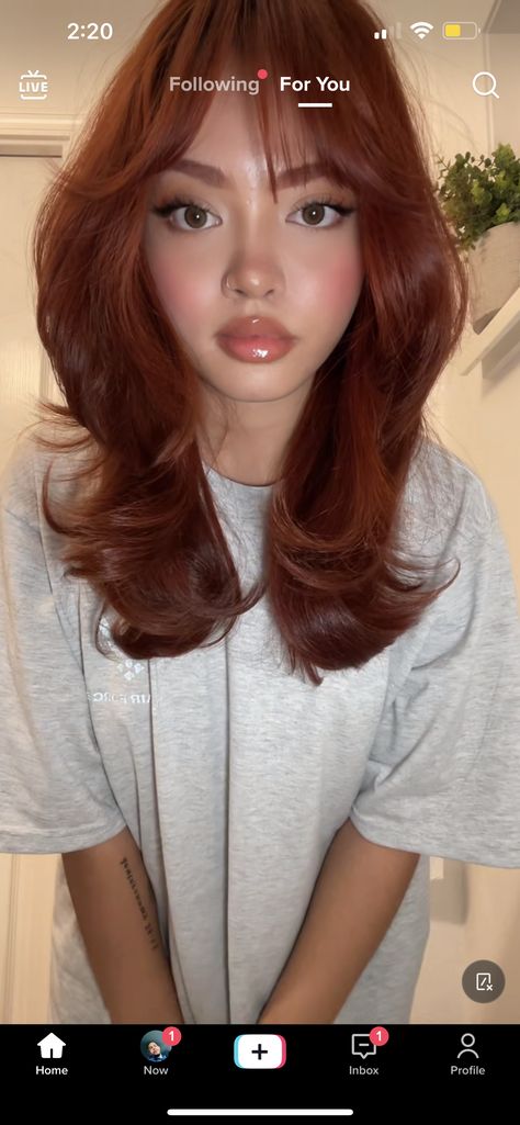 Layered Hair Hairstyles, Hair Styles For School, Styles For School, Red Hair Inspo, Ginger Hair Color, Hair Inspiration Short, Hairstyles For Layered Hair, Hair Color Auburn, Haircuts For Wavy Hair