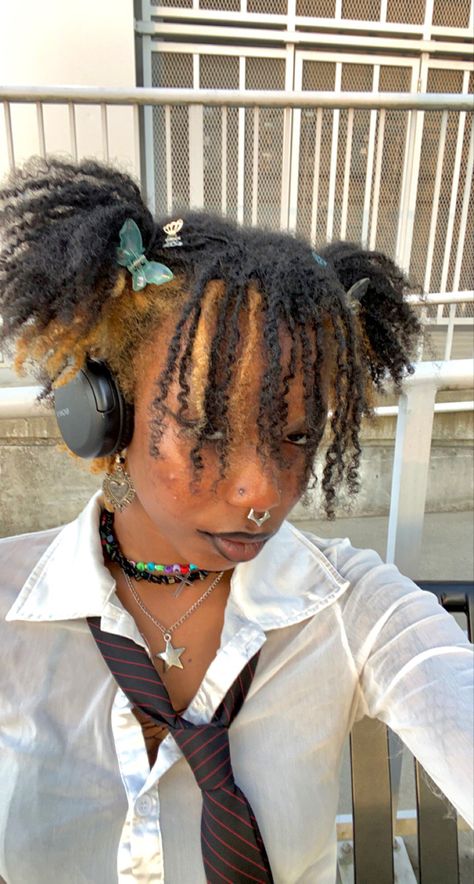 Alt Natural Hairstyles, Alt Locs Hairstyles, Black Punk Hairstyles, Alt 4c Hairstyles, Grunge Locs Hairstyles, Alt Dreadlock Hairstyles, Poc Alt, Afro Punk Hairstyles, Y2k Hairstyles Black Women Locs