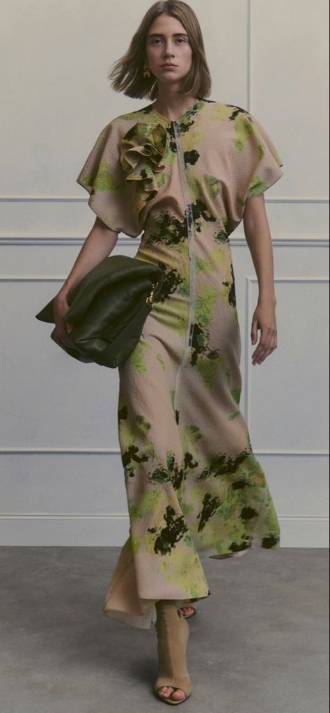 Victoria Beckham Collection, Victoria Beckham Dress, Resort 2024, Printed Midi Dress, Printed Dress, Looks Style, Dance Dresses, Victoria Beckham, The Fashion