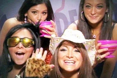 An Ode To The 2000s Jersey Shore Snooki, Cabs Are Here, Trashy Y2k Aesthetic, Snooki And Jwoww, Pauly D, Trashy Y2k, To Infinity And Beyond, Jersey Shore, Y2k Aesthetic