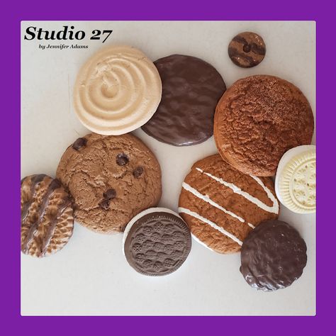 Make Your Own Silicone Molds Make Your Own Silicone Molds, Fake Baking, Hot Glue Sticks, Chocolate Caramel Apples, Single Cookie, Dollar Diy, Candy Kitchen, Bake Ideas, Fake Food Props