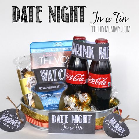 A Gift In A Tin: Date Night in a Tin. Ideas on what to include + free printables! A great Christmas or anytime gift. www.thediymommy.com Couples Meeting, Date Night Basket, Glass Bottle Candles, Easy Gift Baskets, Girlfriend Ideas, Husband Ideas, Tin Ideas, Gift Jars, Creative Date Night Ideas