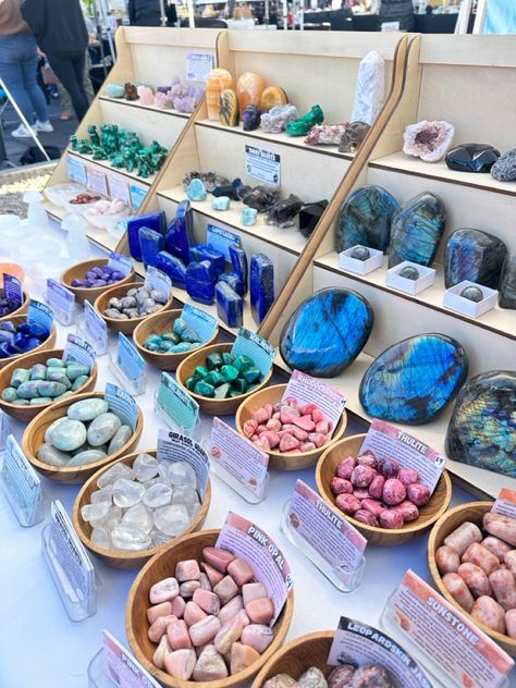 Crystal Shop Aesthetic, Crystal Display Ideas, Craft Fair Booth Ideas, Fair Booth Ideas, Craft Fair Booth, Glendale Arizona, Fair Booth, Pop Up Market, Market Display