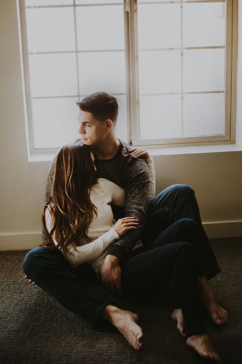 Couple Poses Hidden Face, Coupal Pic, Sitting In Lap Couple, On Lap Couple, Couple Goal Romantic Bed, Photo Wallpaper Bedroom, Couple Goal Romantic, Weird Pics, Goals Couple