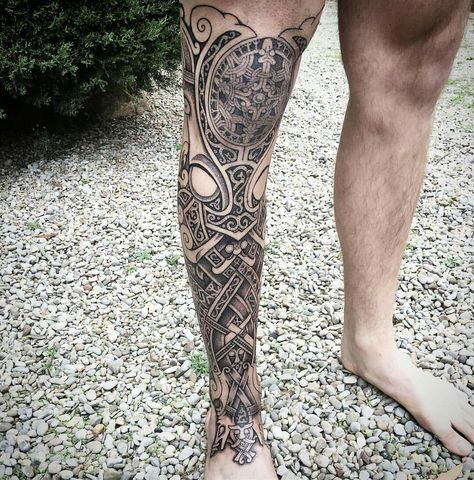 Viking Tattoos For Men, Traditional Viking Tattoos, Scandinavian Tattoo, Viking Tattoo Sleeve, Symbole Viking, Knot Tattoo, Celtic Tattoo, Warrior Tattoos, Norse Tattoo