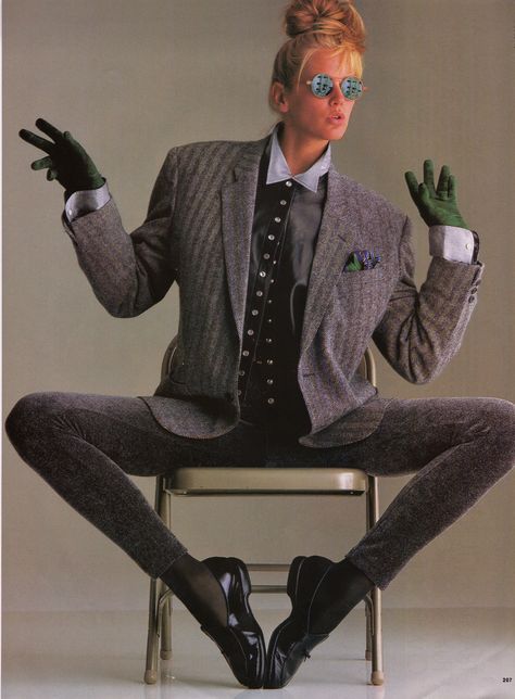 Elle Editorial, Ashley Richardson, Gilles Bensimon, Women Wearing Ties, Fashion Decades, Decades Of Fashion, 80’s Fashion, High Fashion Editorial, 20th Century Fashion