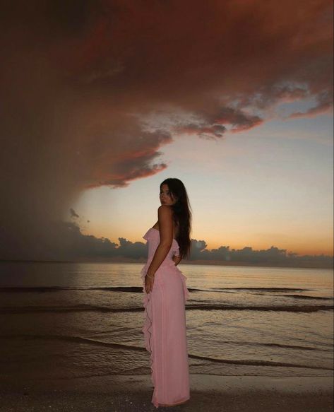 Marianna Rozmajzl, Party Dress Pink, Beach Photo Inspiration, Chiffon Prom Dresses, Summer Picture Poses, Strapless Evening Dress, Long Party Dress, Dresses Long Prom, Summer Pics