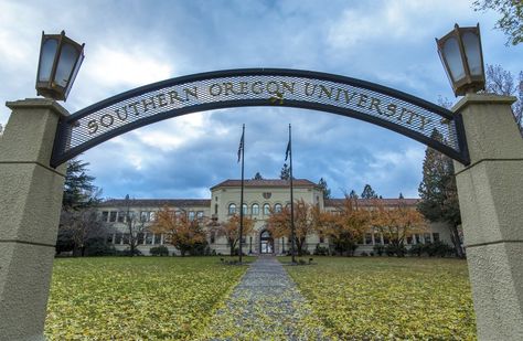 Oregon University, University Of Oregon Dorm, Southern Oregon University, Medford Oregon, Oregon Life, Oregon Waterfalls, Evergreen Forest, University Of Southern California, Southern Oregon