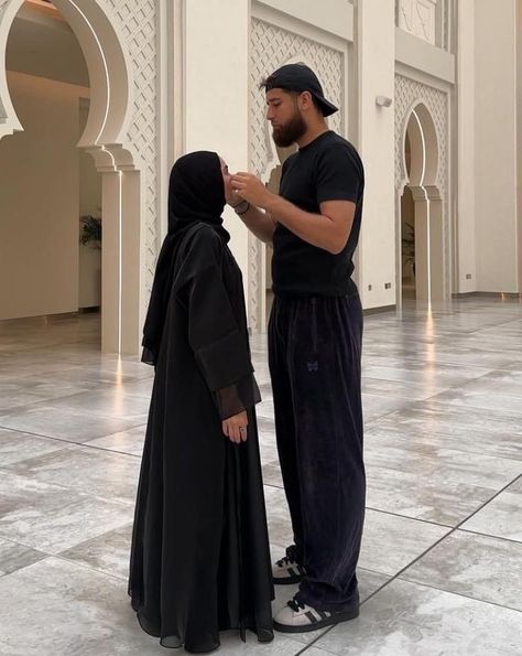 Halal Love, Islam Marriage, Stile Hijab, In Sha Allah, Muslim Couple Photography, Muslim Couple, Cute Muslim Couples, Muslimah Aesthetic, Me And Him