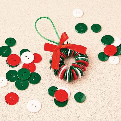 Girl Scout Christmas Swaps, Christmas Swaps Girl Scouts, Girl Scout Ornaments Diy, Girl Scout Christmas Ornaments, Girl Scout Christmas Party, Brownie Scouts, Scout Swaps, Girl Scout Swap, Girl Scout Ideas