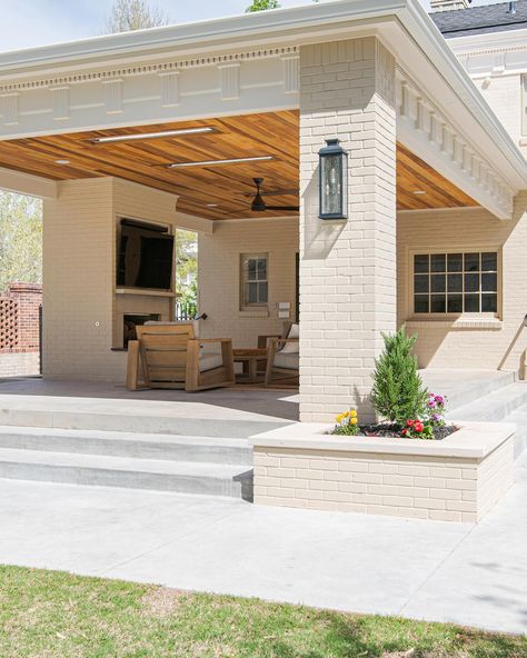 Cozy, clean, and contemporary. This newly remodeled patio area by Standford Remodeling features flush mount WD-Series heaters for outdoor comfort in any weather.

This summer, upgrade your space and spend more time outdoors with the WD-Series. 

#patiodesign #outdoorlivingspace #outdoorlivingspaces #remodelingideas Pergola With Fan, Covered Patios Attached To House, Flat Roof Covering, Patio Extension Ideas, Indoor Outdoor Living Room, Deck Remodel, Covered Patio Design, Outdoor Covered Patio, Beach House Plans