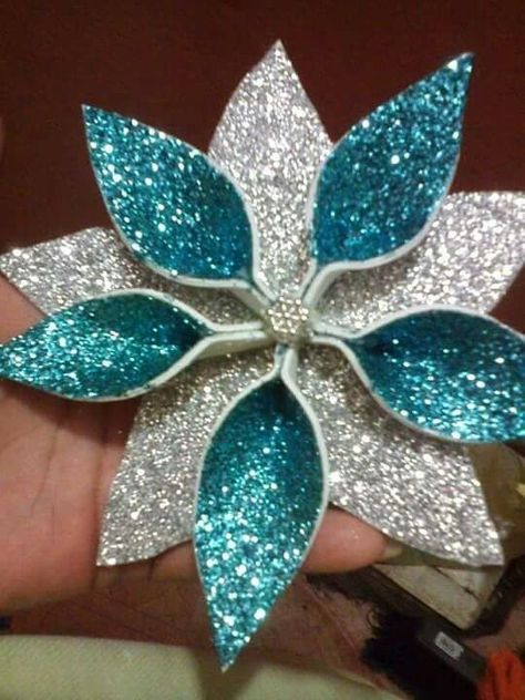 Engel Diy, Frozen Christmas, Navidad Christmas, Frozen Party, Frozen Birthday, Foam Crafts, Winter Crafts, Gold Christmas, Xmas Crafts