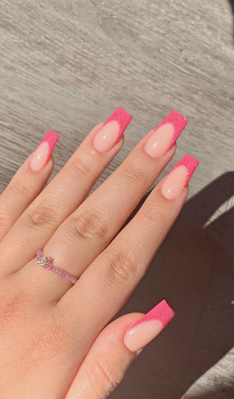 Pink French Tip Nails Coffin Medium, Nails Inspiration Medium Length, Pink Trendy Nails Short Square, Medium Length Nails Acrylic Coffin Summer, Medium Acrylic Nails Coffin Ideas, Square Nail Ideas Medium Length, Pink Tip Nails Coffin, French Tip Acrylic Nails Medium Length, Hot Pink French Tips Square