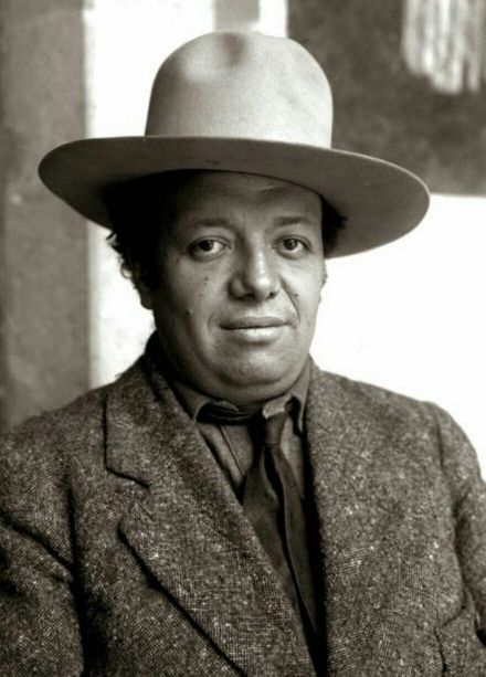 Diego Rivera Obituary | Hecho a Mano Mexican Photoshoot, Diego Rivera Art, Diego Rivera Frida Kahlo, Mexican People, Frida And Diego, Garment Workers, Diego Rivera, Mexican Artists, Murals Street Art