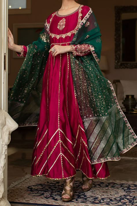 Colour Combination For Mehndi Outfits In UK || Popular Mehandi Bridal Dresses || Mehndi Dress 👗 #mehndioutfits #haldidresses #mehndidresscolourcombination #fashiontime Color Combination For Mehndi Dress, Barat Dress Colour Combination, Mehndi Dress Color Combination, Mehndi Outfit Colour Combinations, Gharara Colour Combination, Mehandi Colour Dress, Mehendi Colour Dress, Mehandi Dresses Mehndi Outfit Indian, Mehndi Function Dress Outfit