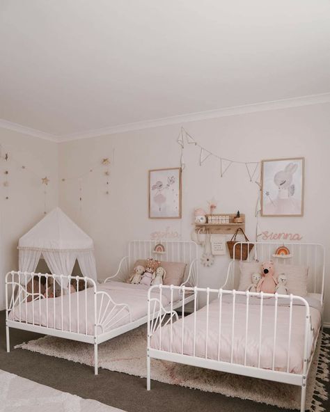 Mom And Daughter Room Sharing Ideas, Toddler Sister Room Ideas, Small Bedroom Ideas For 2 Sisters, Toddler Princess Room, Shared Room Ideas, Sisters Bedroom Ideas, Sisters Bedroom, Toddler And Baby Room, Sister Bedroom