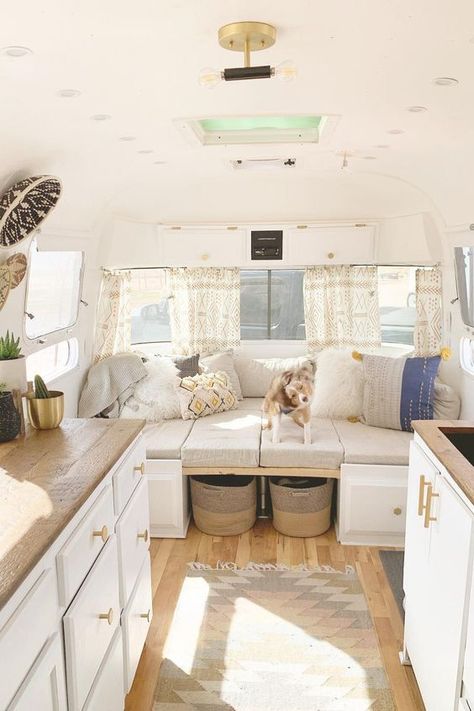 Airstream Interior Ideas, Caravan Renovation Diy, Caravan Interior Makeover, Glamour Interiors, Rv Decorating, Caravan Living, Motorhome Interior, Caravan Decor, Caravan Makeover