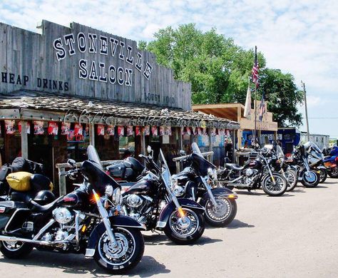 7 Great American Bars in the Middle of Frickin' Nowhere Biker Bar Aesthetic, Bar Americano, Old West Saloon, Vampire Wedding, Biker Bar, Country Bar, American Bar, Rockabilly Art, Sturgis Motorcycle Rally